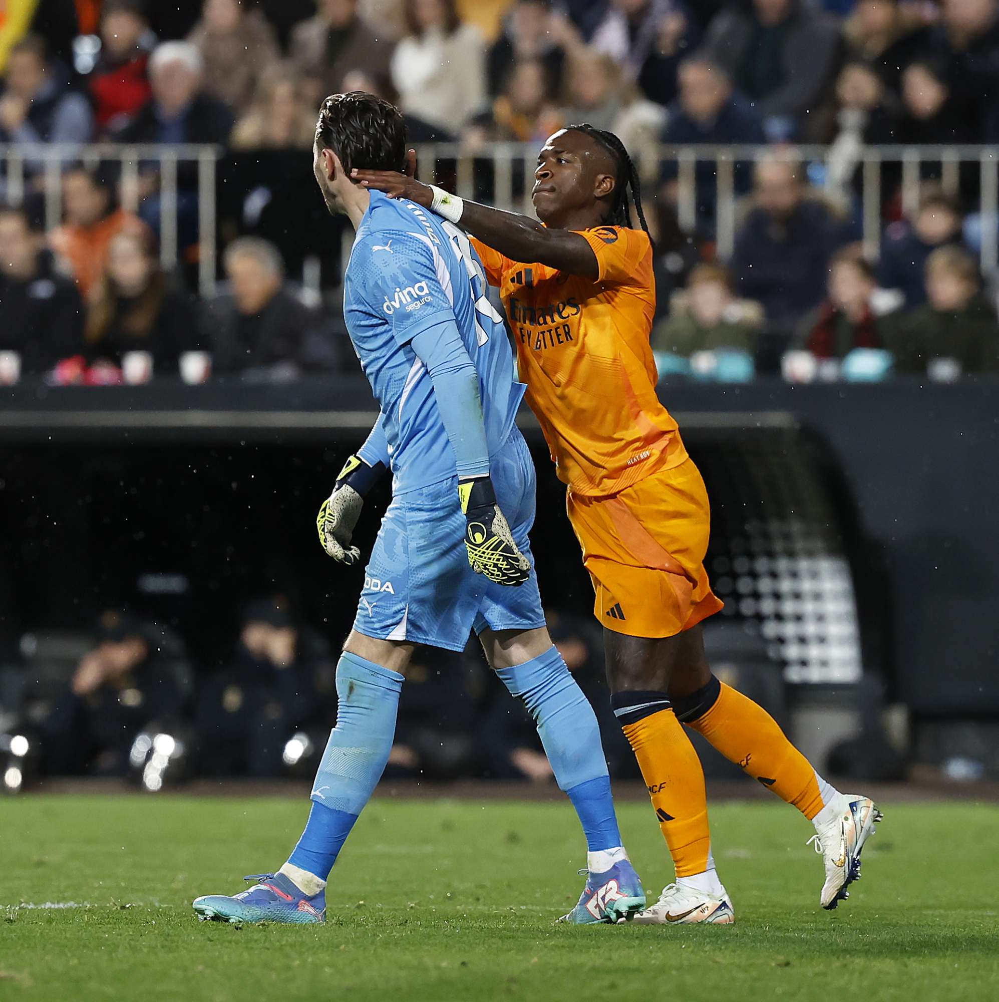 员进行一对 员进行一对